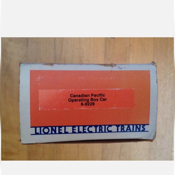 Lionel Electric Trains Canadian Pacific Operating Box Car 6-9228 Vintage 1980's - Picture 4 of 11